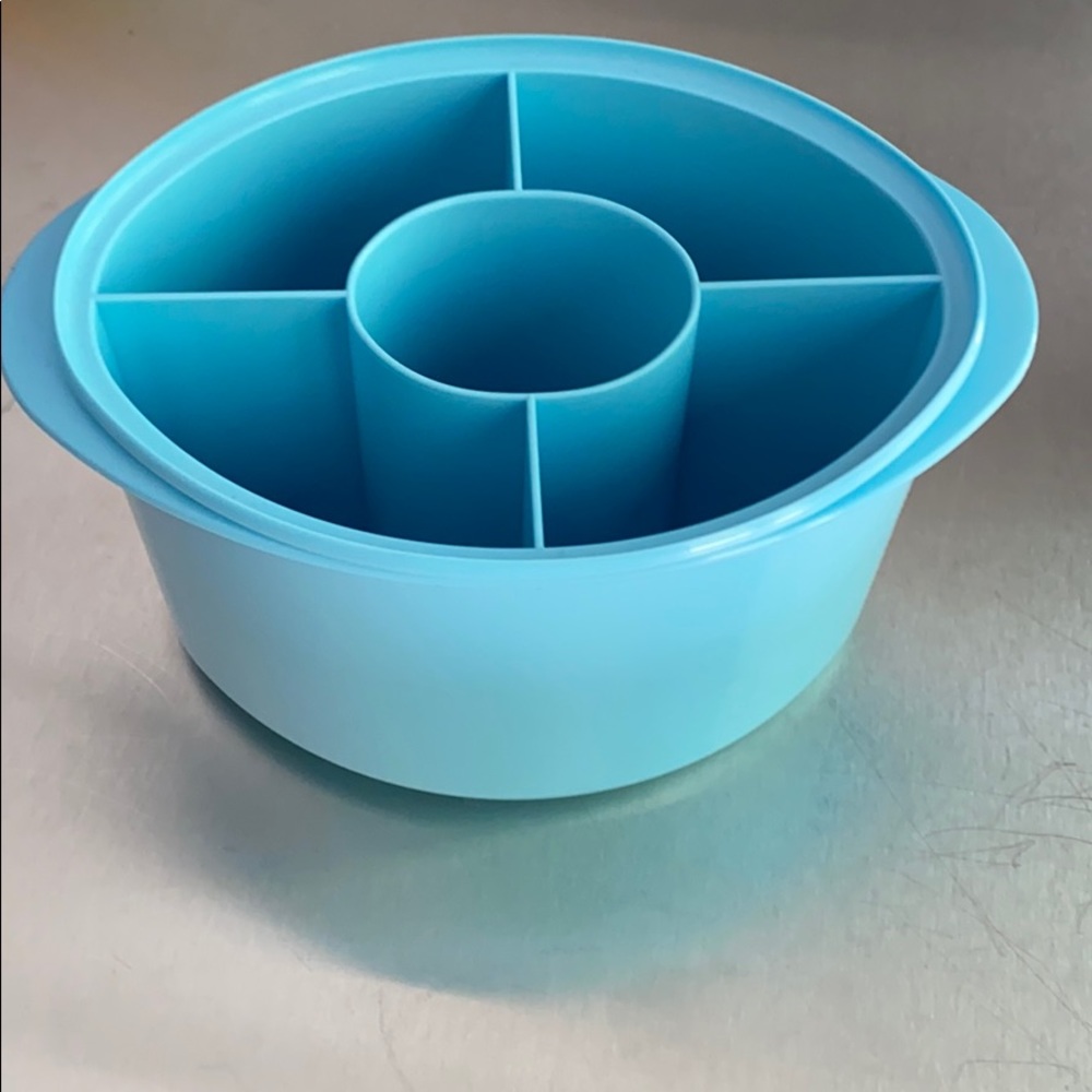 Tupperware utensil holder